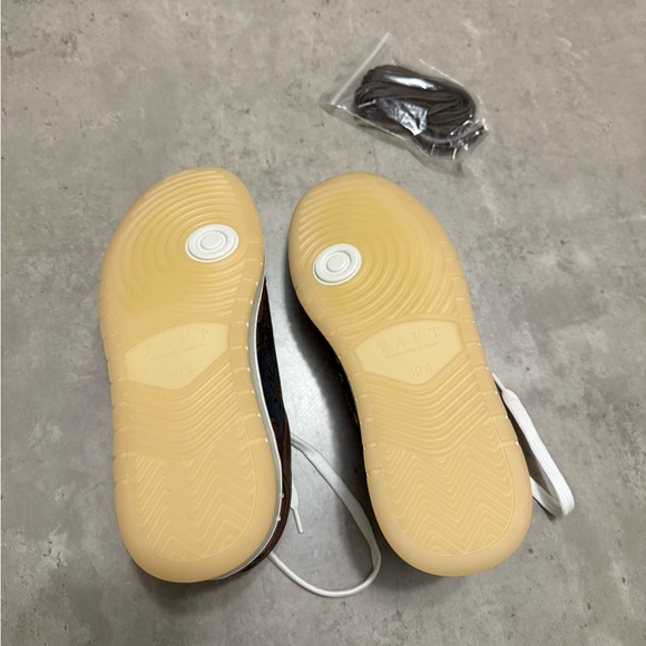 Taft Brown and Black Patterned Sneakers - Picture 4 of 5